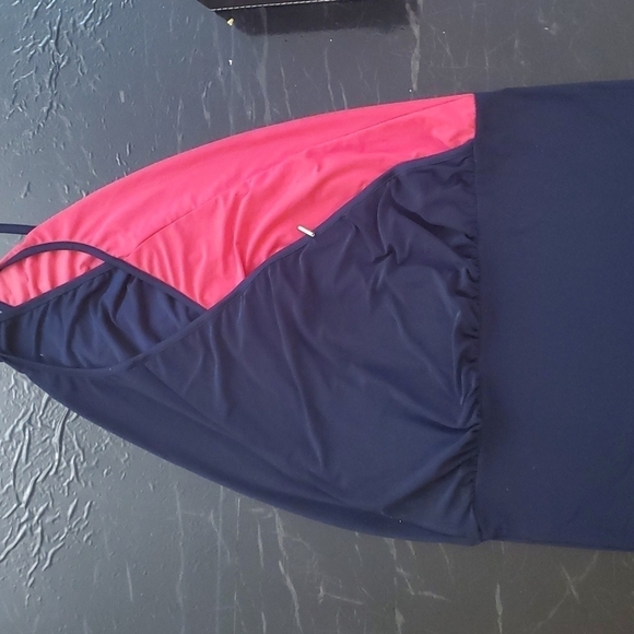 T-Bags Women's wrap front halter top, fuchsia - Picture 3 of 6